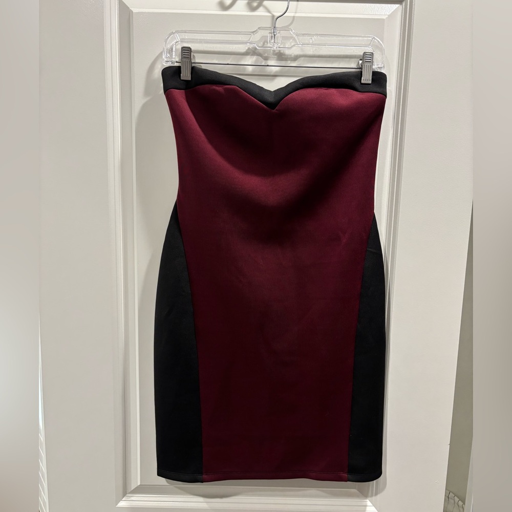 Strapless Cocktail Dress 🍸